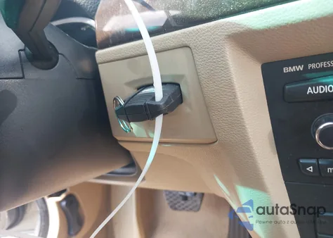 2009 BMW 328I z USA, uszkodzony, nr VIN WBAPH77549NM47249